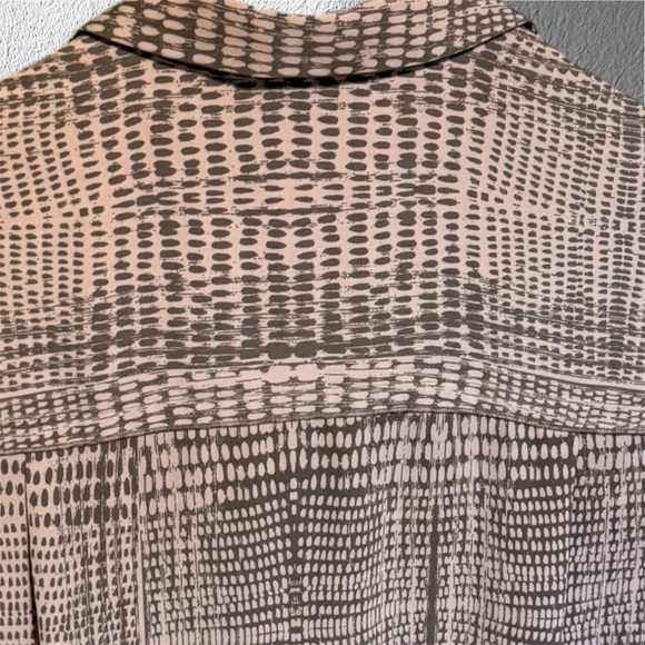 Calvin Klein Jeans Gray and Cream Patterned Top - Picture 4 of 4